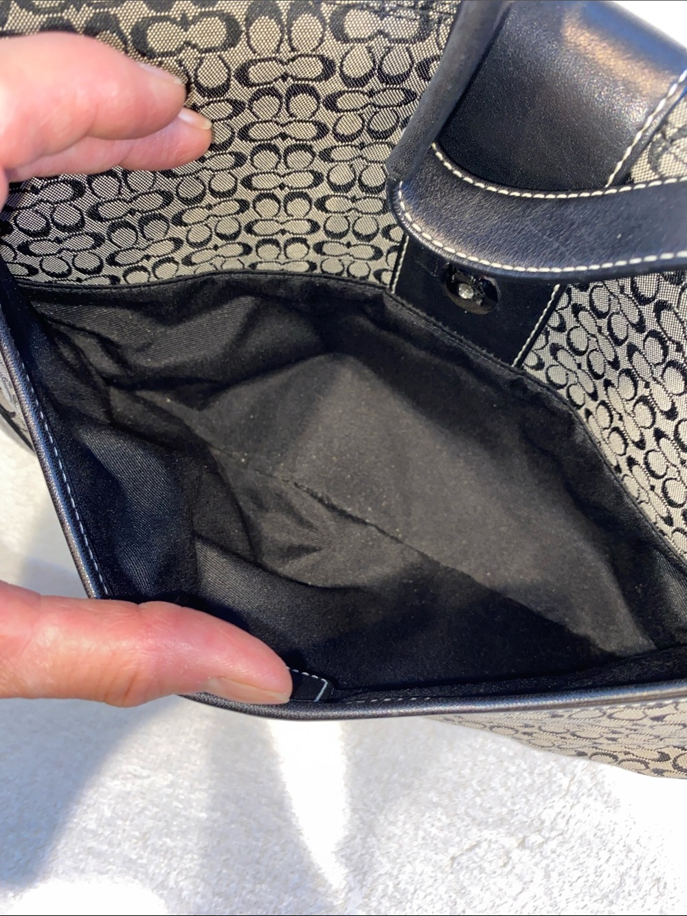 COACH Soho Signature Canvas Shoulder Bag Black Leather Silver Buckle Medium Size - Picture 11 of 17